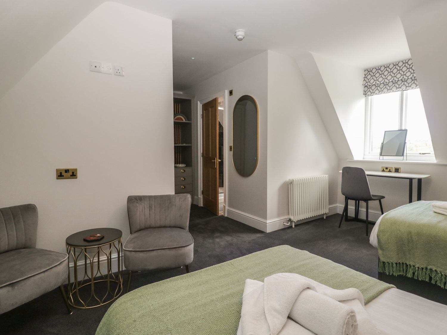 Representative Shared Twin Ensuite bedroom at Brettargh Holt Mansion
